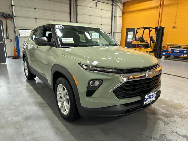 new 2025 Chevrolet TrailBlazer car, priced at $24,353