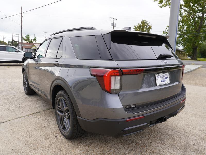 new 2025 Ford Explorer car