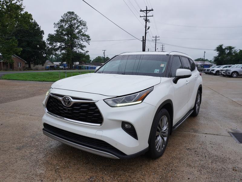 used 2020 Toyota Highlander car, priced at $33,995