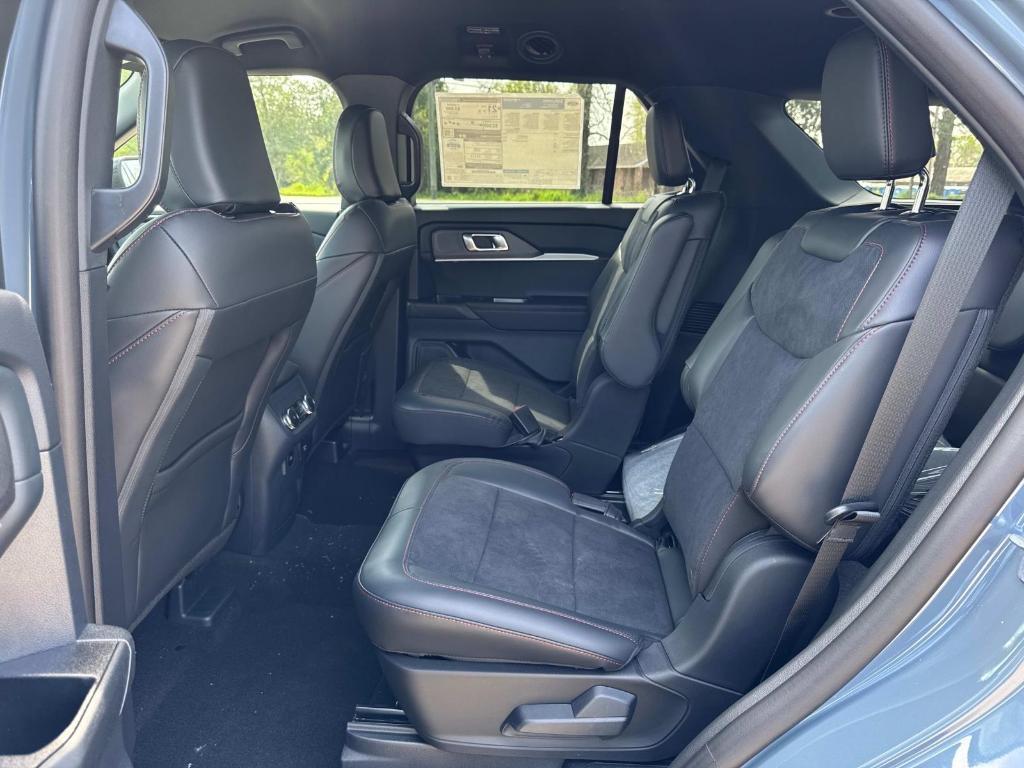 new 2025 Ford Explorer car