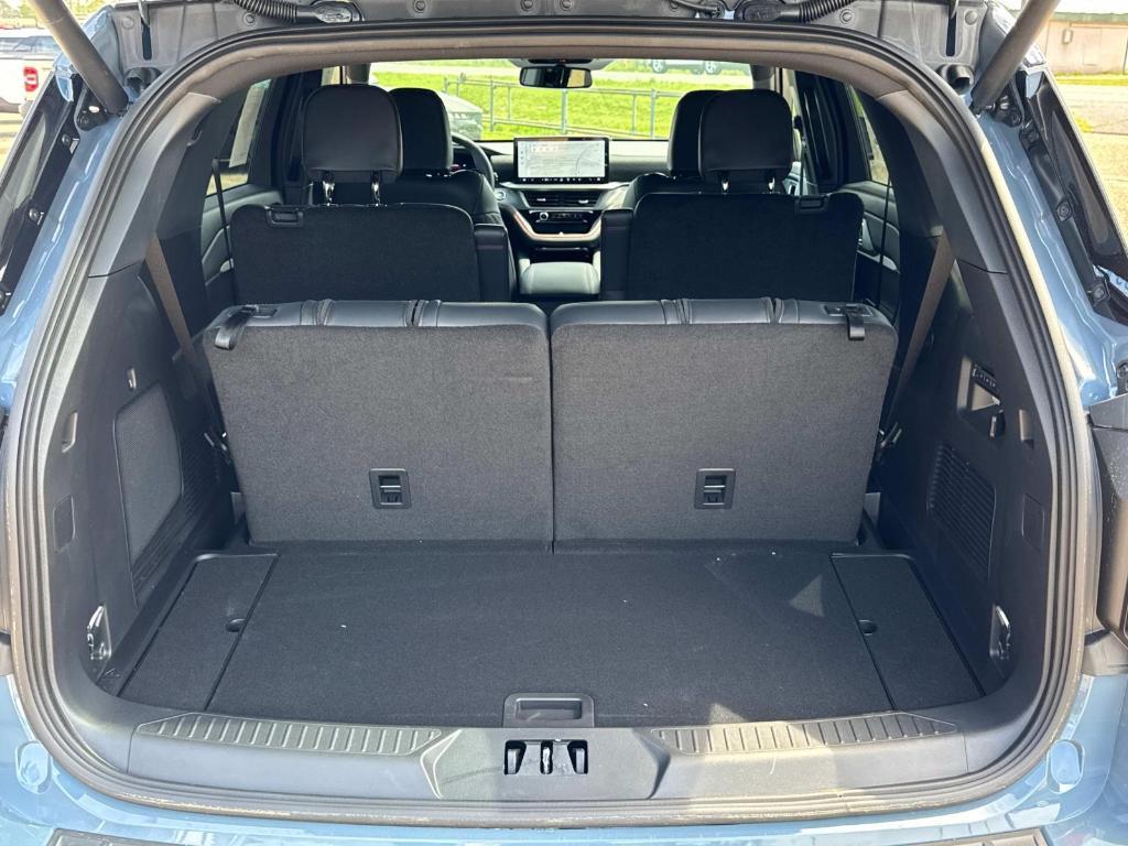 new 2025 Ford Explorer car