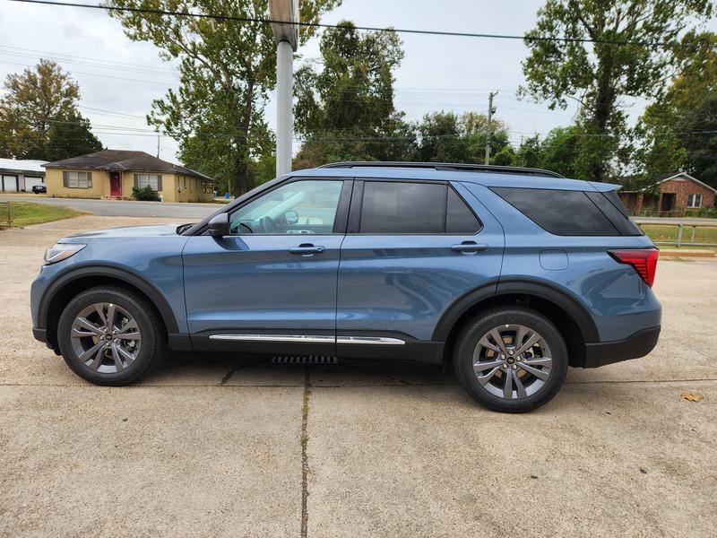 new 2025 Ford Explorer car