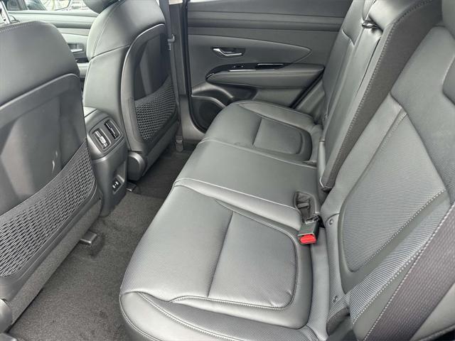 new 2025 Hyundai TUCSON Hybrid car, priced at $42,045