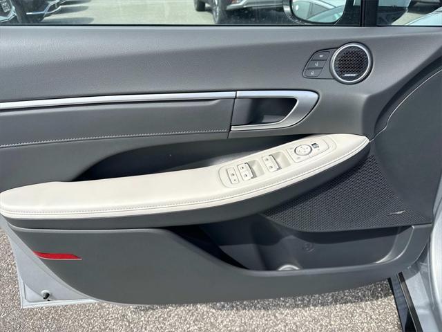 new 2025 Hyundai Sonata Hybrid car, priced at $38,605