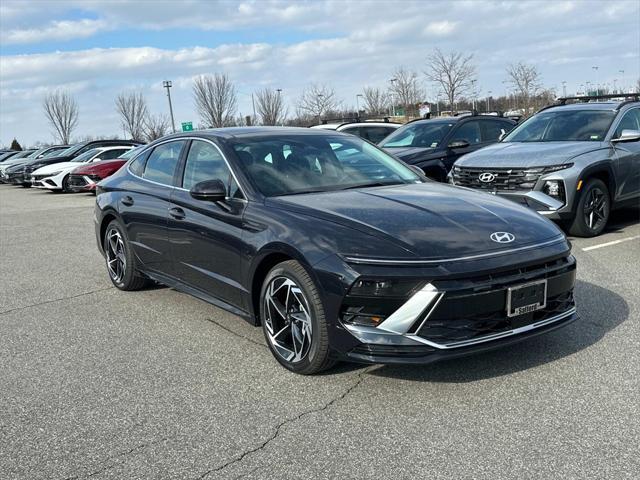 new 2025 Hyundai Sonata car, priced at $32,010