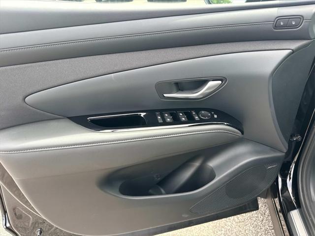 new 2025 Hyundai TUCSON Hybrid car, priced at $42,080