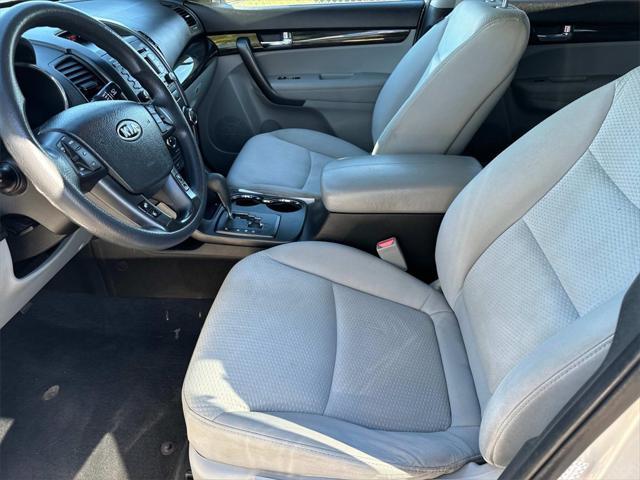 used 2011 Kia Sorento car, priced at $5,000