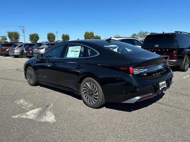 new 2025 Hyundai Sonata Hybrid car, priced at $38,160