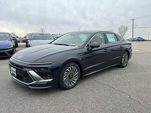 new 2025 Hyundai Sonata Hybrid car, priced at $38,205