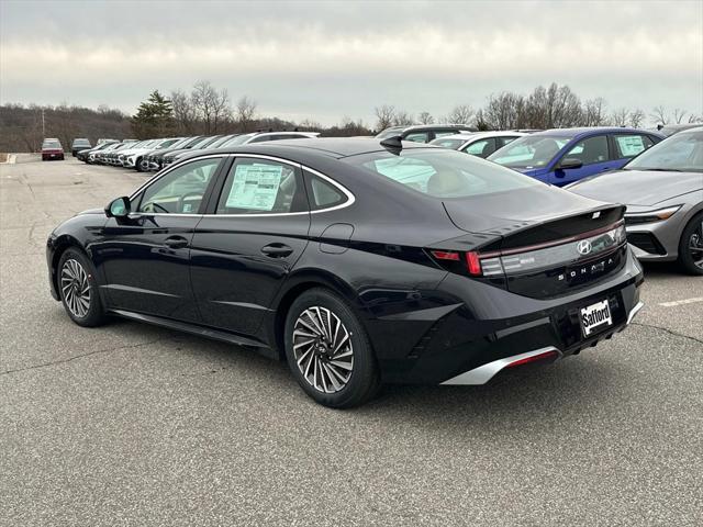 new 2025 Hyundai Sonata Hybrid car, priced at $38,205