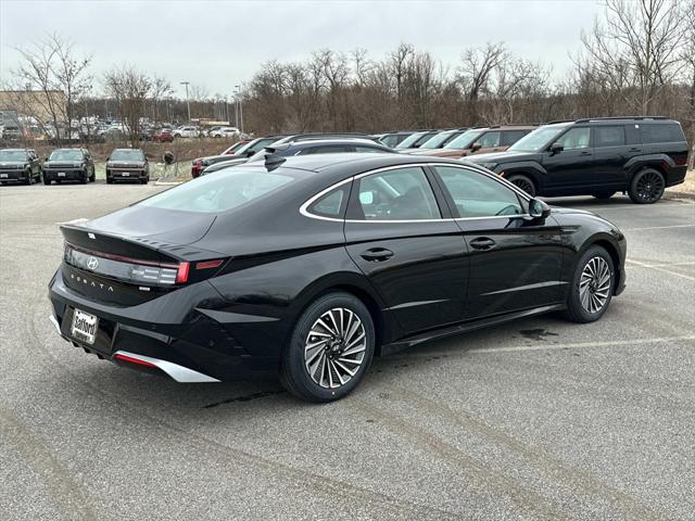 new 2025 Hyundai Sonata Hybrid car, priced at $38,180