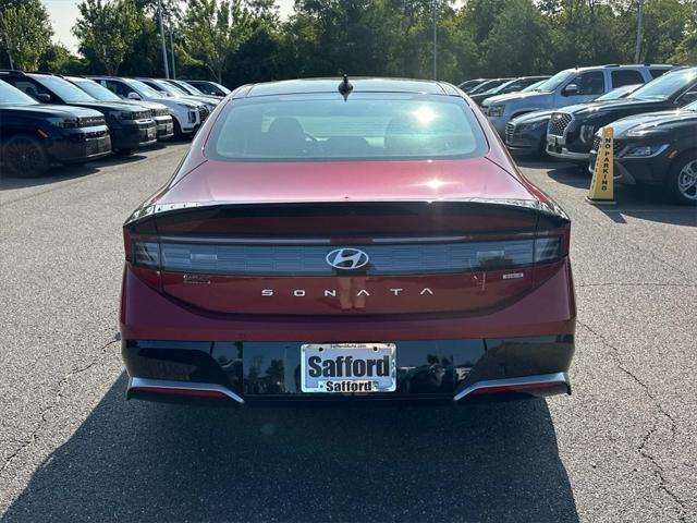 new 2024 Hyundai Sonata Hybrid car, priced at $37,202