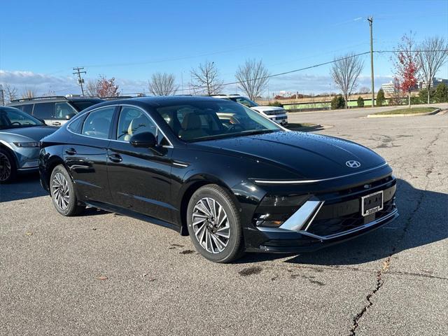 new 2025 Hyundai Sonata Hybrid car, priced at $38,140