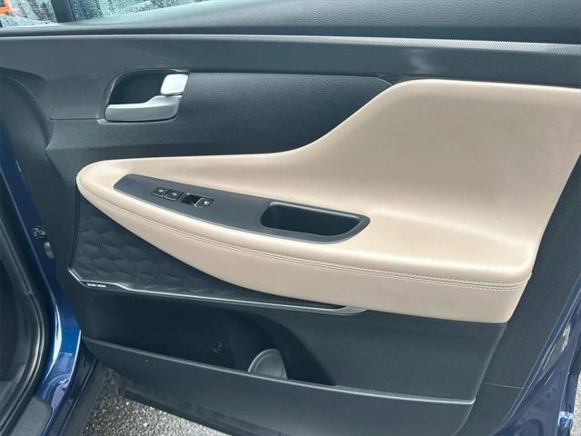 used 2023 Hyundai Santa Fe car, priced at $24,000