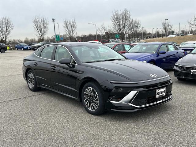 new 2025 Hyundai Sonata Hybrid car, priced at $38,180