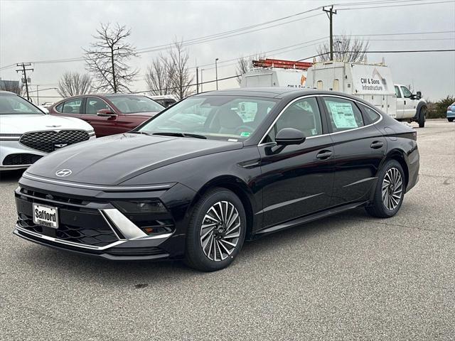 new 2025 Hyundai Sonata Hybrid car, priced at $38,180