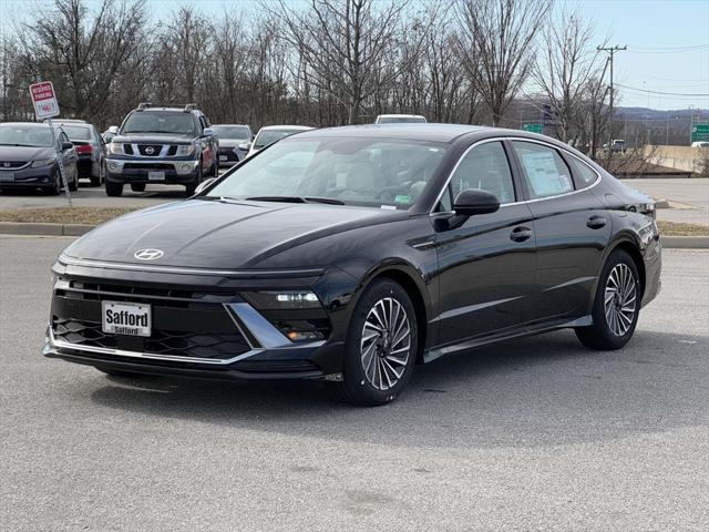 new 2025 Hyundai Sonata Hybrid car, priced at $31,760