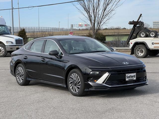 new 2025 Hyundai Sonata Hybrid car, priced at $31,760