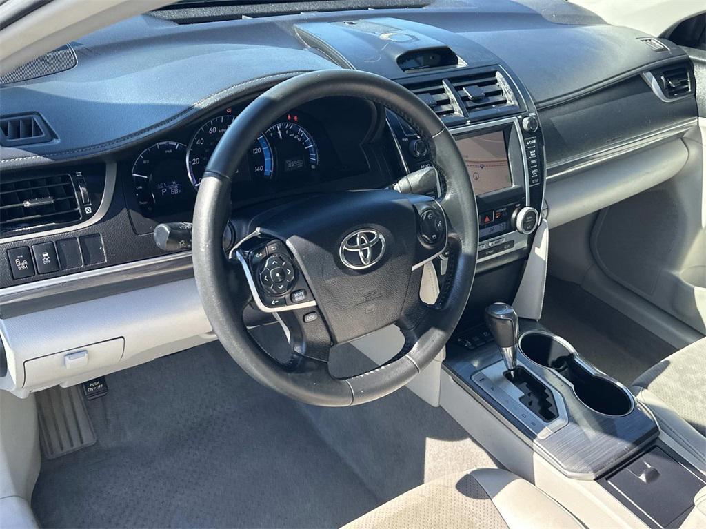 used 2014 Toyota Camry Hybrid car, priced at $9,500
