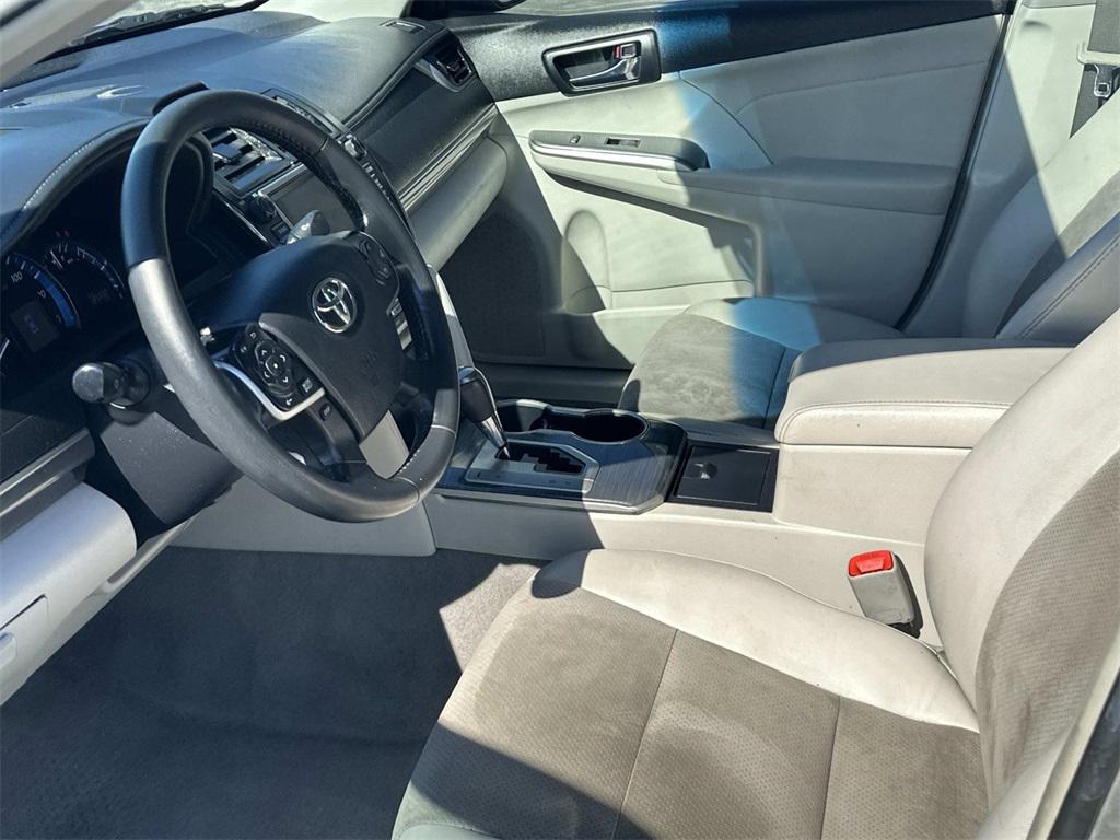 used 2014 Toyota Camry Hybrid car, priced at $9,500