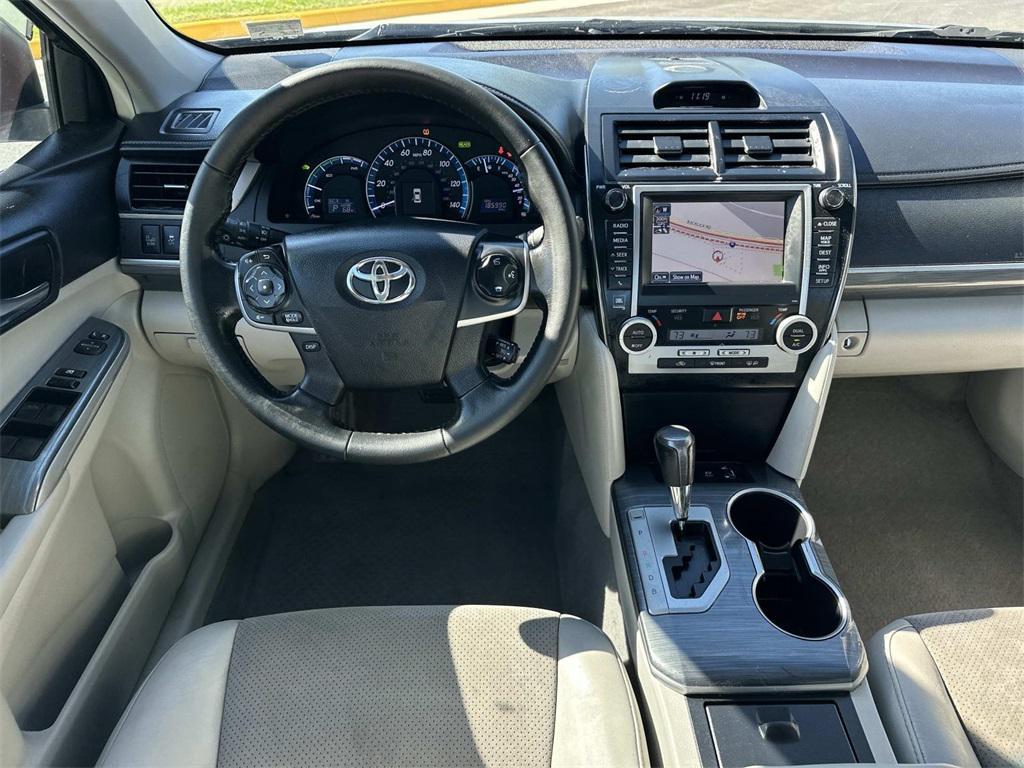 used 2014 Toyota Camry Hybrid car, priced at $9,500