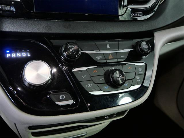 used 2017 Chrysler Pacifica car, priced at $7,400