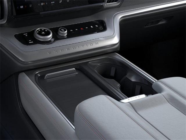 new 2025 Ford Expedition Max car, priced at $75,076