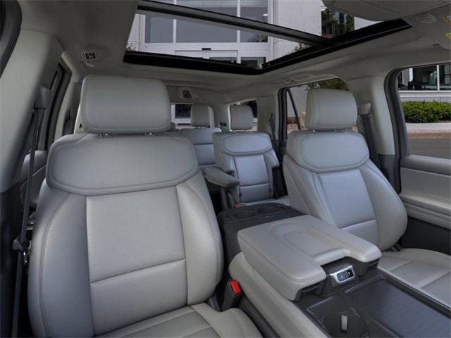 new 2025 Ford Expedition car, priced at $70,708