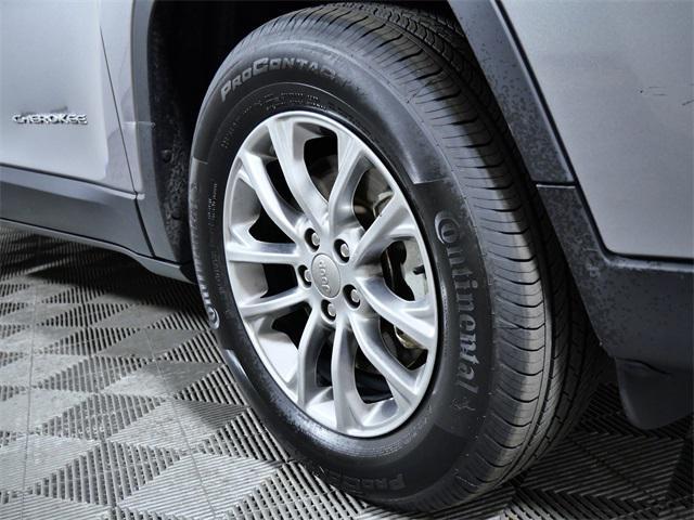used 2021 Jeep Cherokee car, priced at $18,999