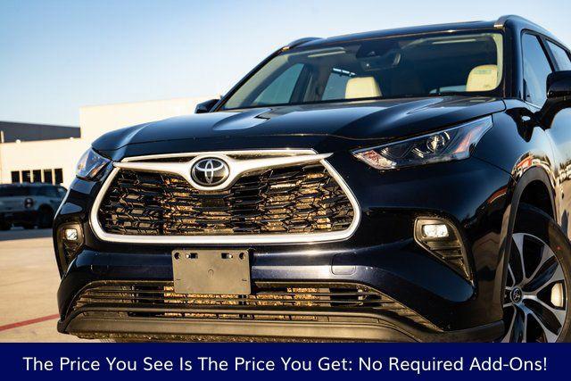 used 2023 Toyota Highlander car, priced at $31,871