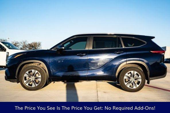 used 2023 Toyota Highlander car, priced at $31,871