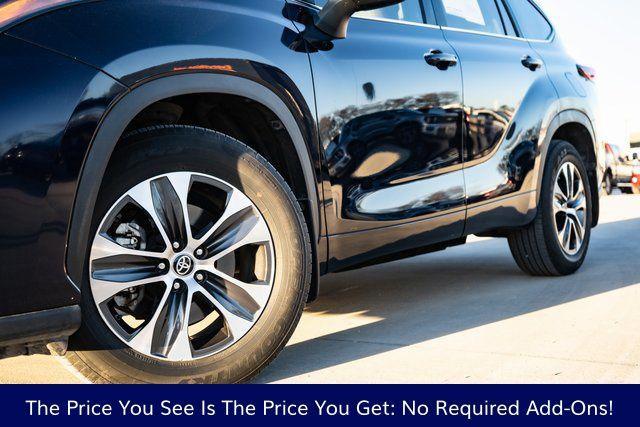 used 2023 Toyota Highlander car, priced at $31,871