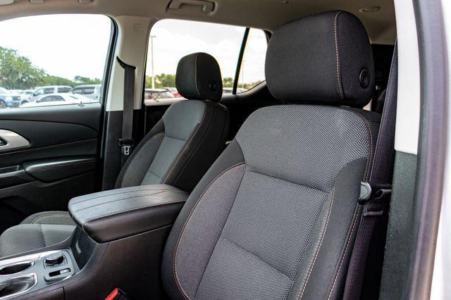 used 2021 Chevrolet Traverse car, priced at $21,620