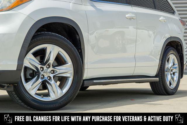 used 2015 Toyota Highlander car, priced at $23,991