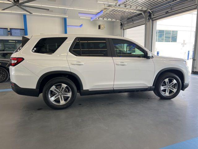 used 2025 Honda Pilot car, priced at $42,027