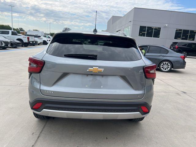 used 2024 Chevrolet Trax car, priced at $22,082