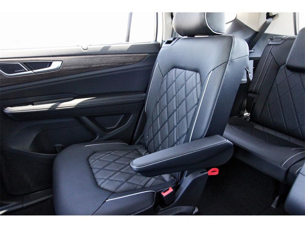 new 2026 Volkswagen Atlas car, priced at $56,216