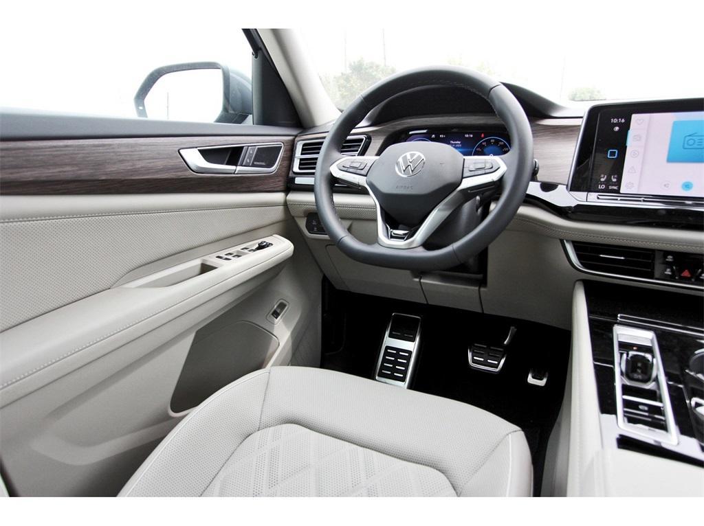 new 2025 Volkswagen Atlas car, priced at $53,911