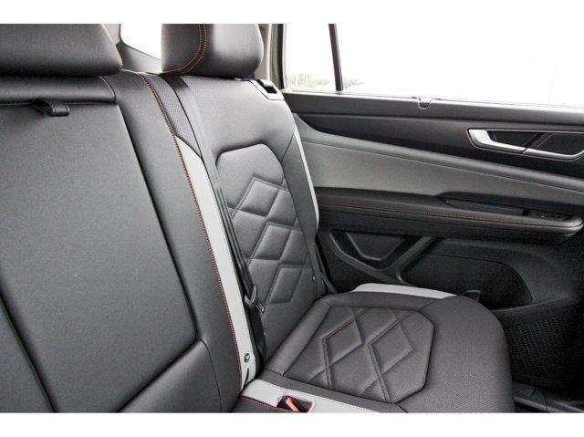 new 2025 Volkswagen Atlas car, priced at $46,076