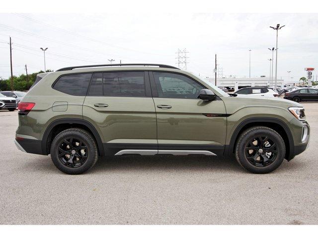 new 2025 Volkswagen Atlas car, priced at $46,076