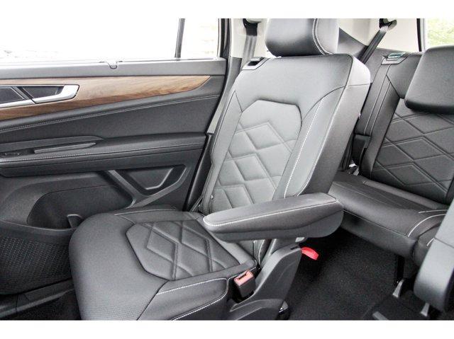 new 2025 Volkswagen Atlas car, priced at $43,016