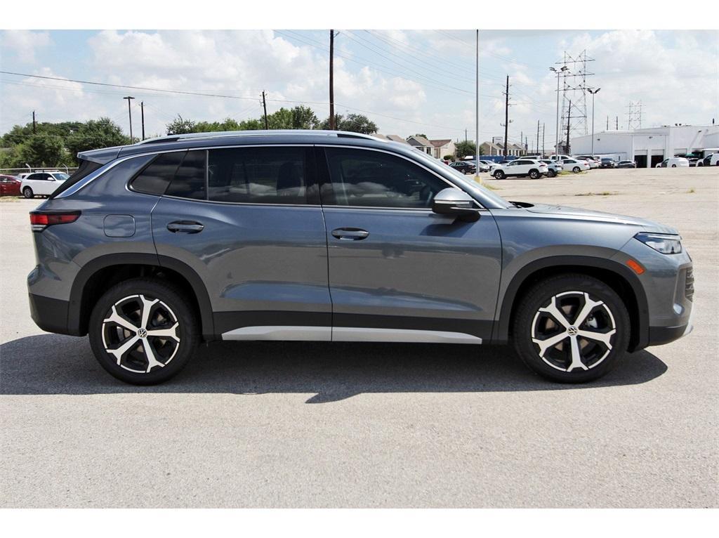 new 2025 Volkswagen Tiguan car, priced at $33,962
