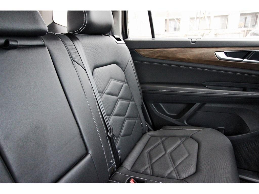 used 2025 Volkswagen Atlas car, priced at $35,431