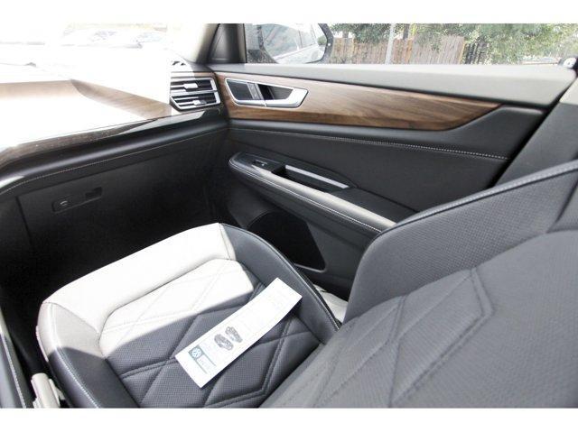 new 2025 Volkswagen Atlas car, priced at $42,521