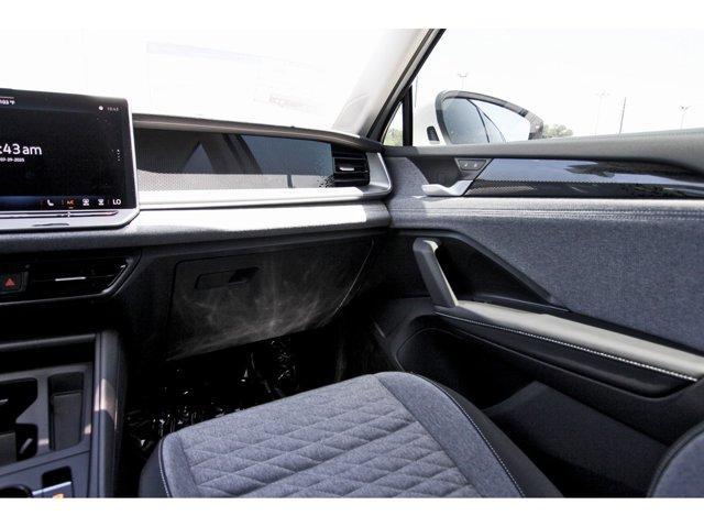 new 2025 Volkswagen Tiguan car, priced at $31,499