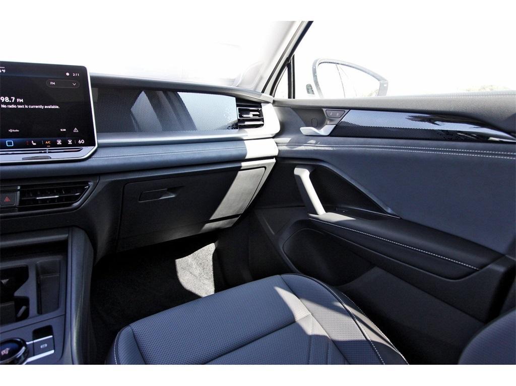 new 2025 Volkswagen Tiguan car, priced at $35,319