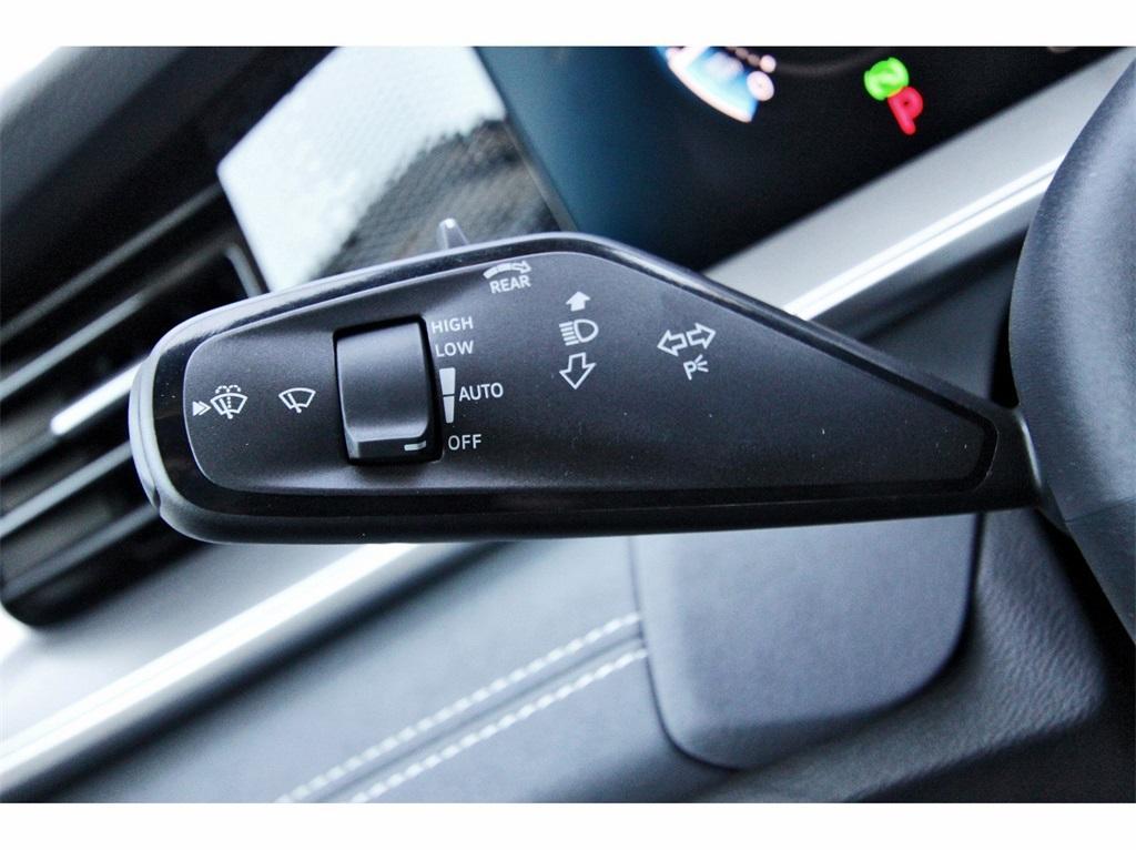 new 2025 Volkswagen Tiguan car, priced at $35,319