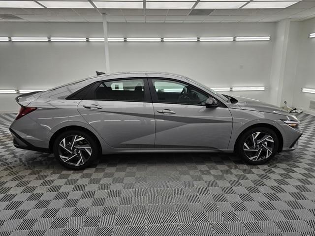 new 2025 Hyundai Elantra car, priced at $23,821