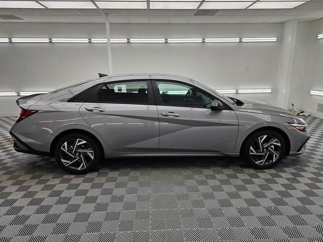 new 2025 Hyundai Elantra car, priced at $26,494