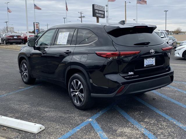 used 2022 Toyota Highlander car, priced at $28,994